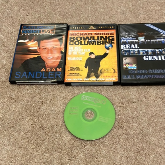3 movies and 1 extra dvd - Picture 1 of 2